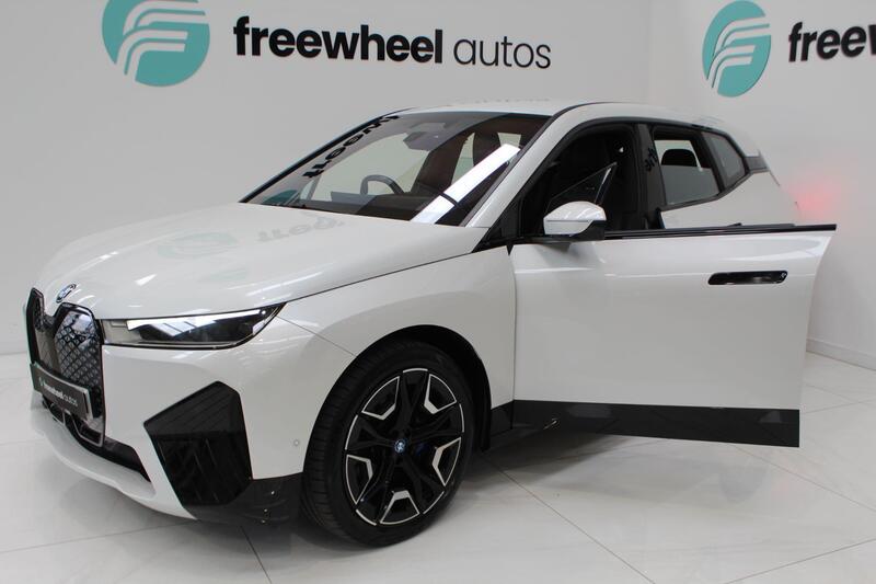2022 BMW iX in White — image 17 of 88