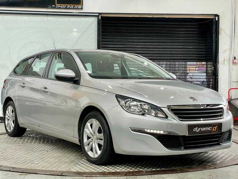 Peugeot 308 SW view 2