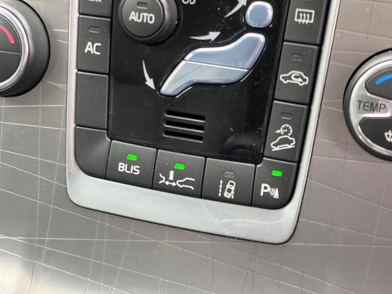 Volvo XC70 view 58
