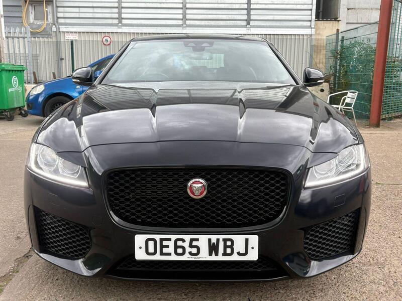 Jaguar XF view 2