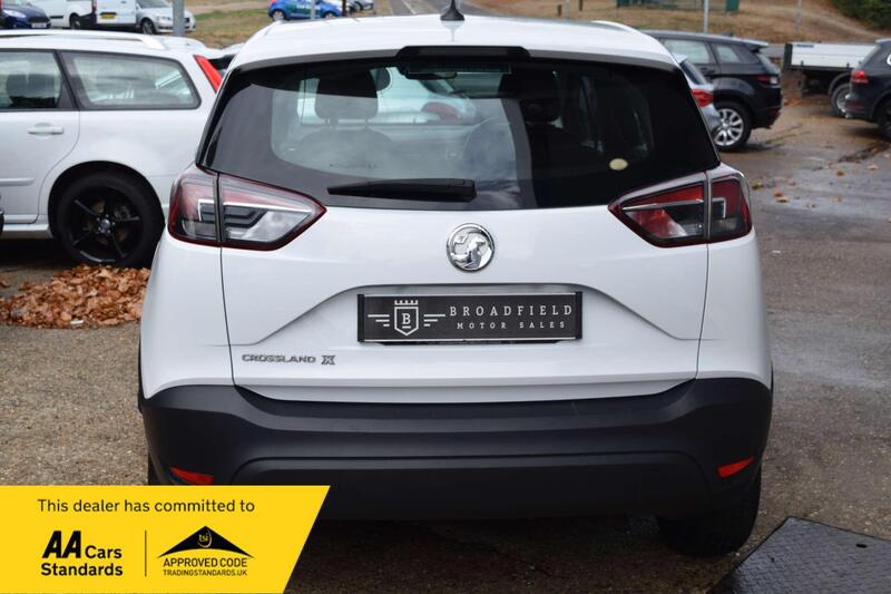 Vauxhall Crossland X view 4