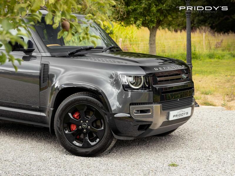 Land Rover Defender view 5