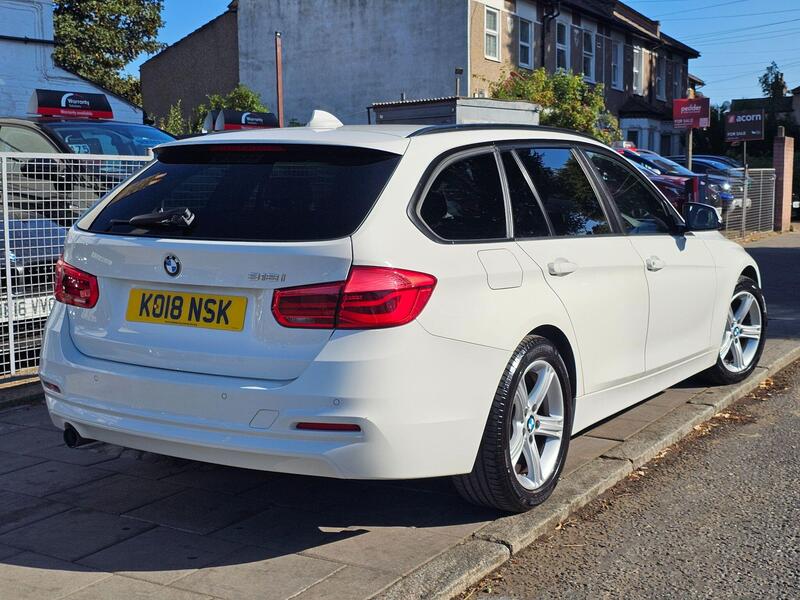 BMW 3 Series view 3