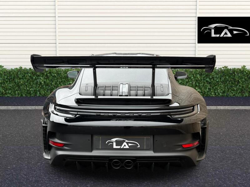 Porsche 911 view 7