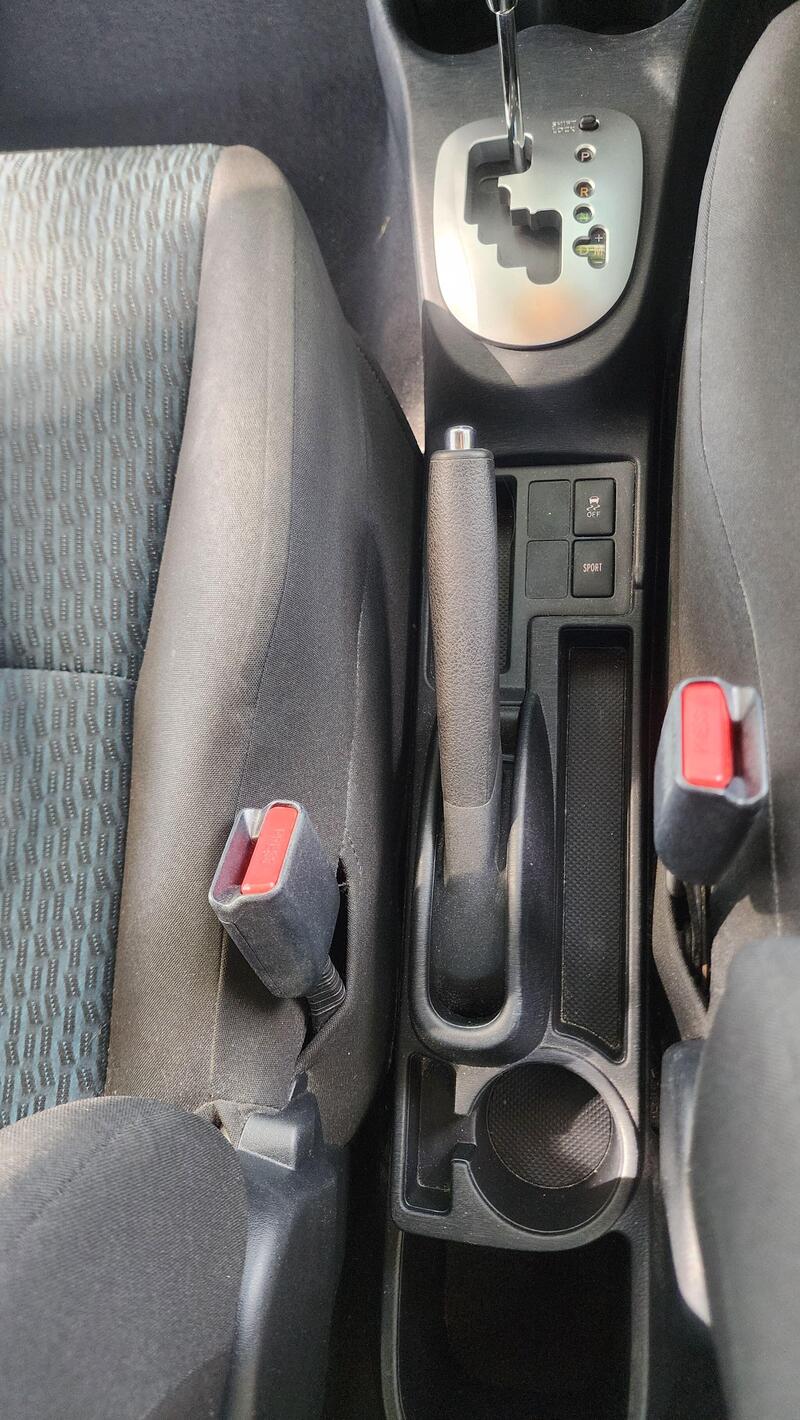 2012 Toyota Yaris — photo 30