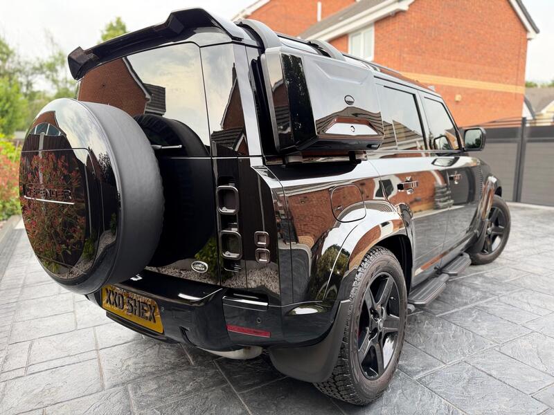 Land Rover Defender view 3