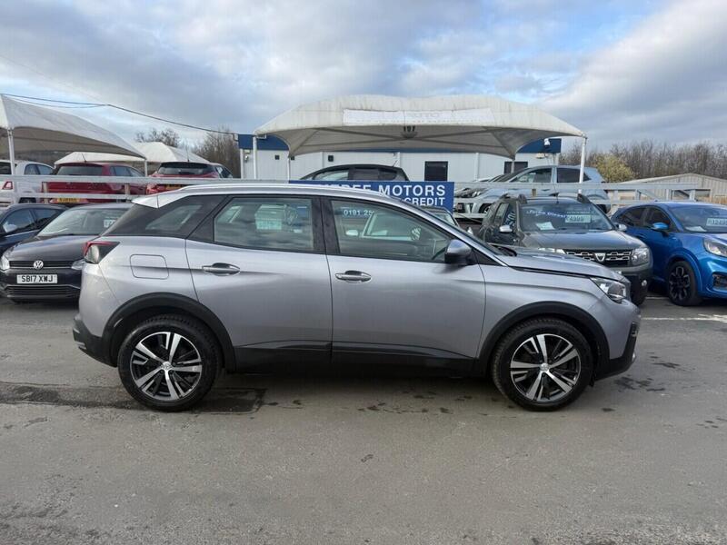 Peugeot 3008 view 4