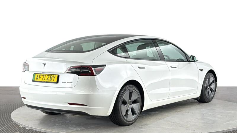 Tesla Model 3 view 4