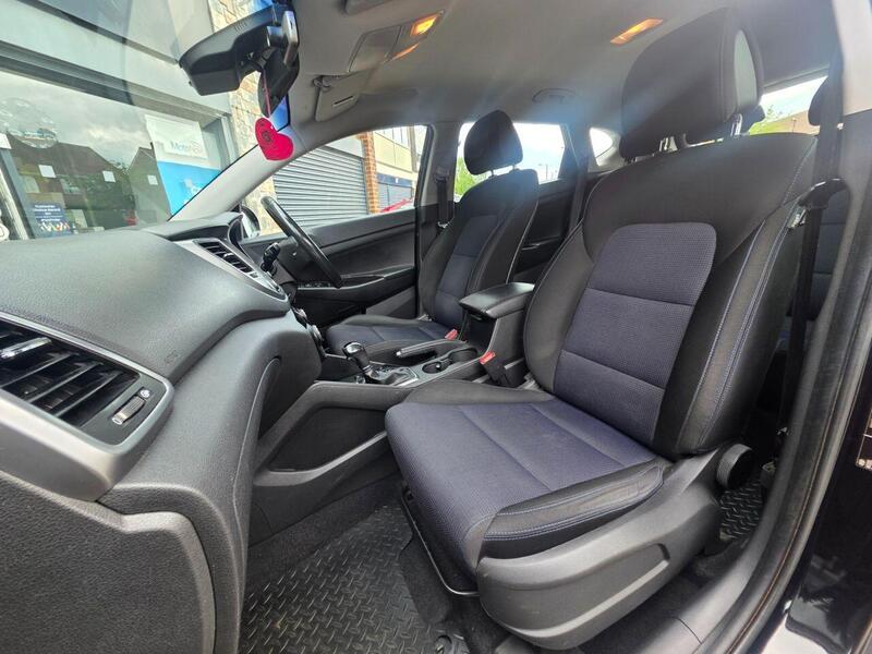 Hyundai Tucson view 3