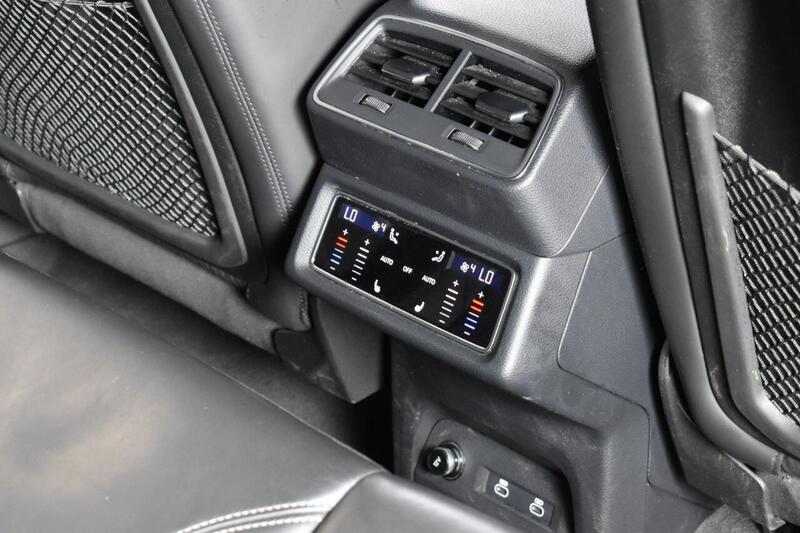 Audi Q8 E-Tron view 6
