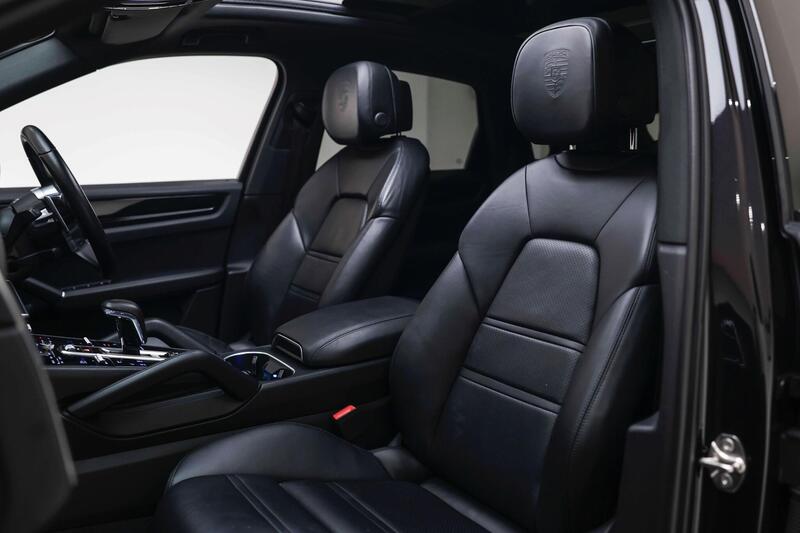 Porsche Cayenne view 3