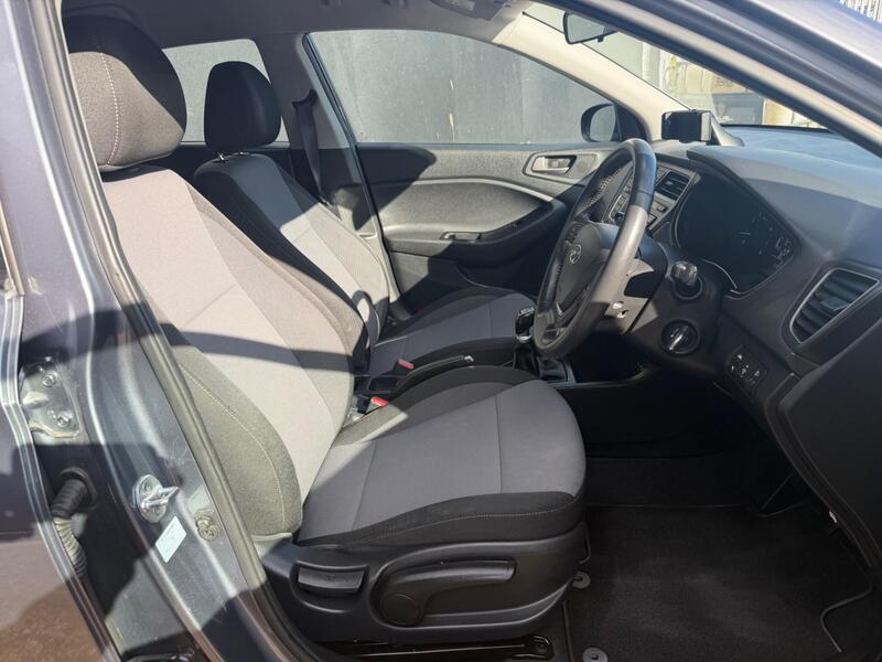 Hyundai i20 view 6