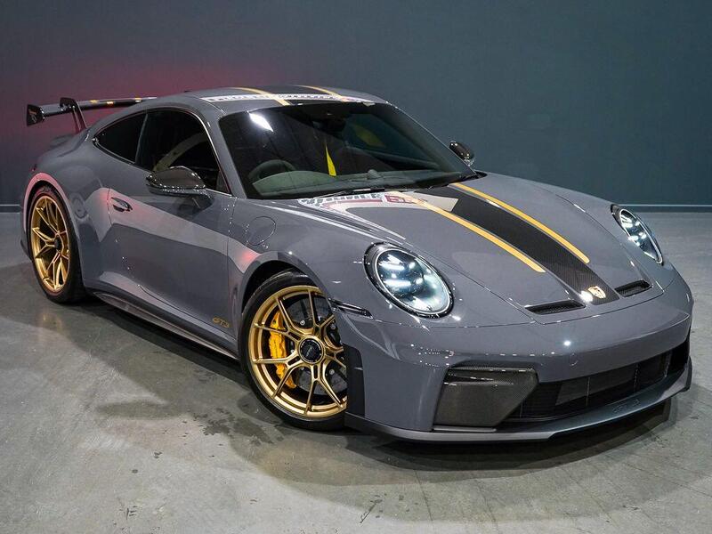 Porsche 911 view 2