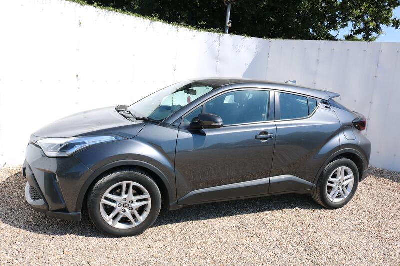 Toyota C-HR view 3