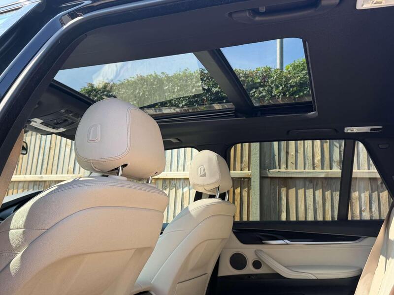BMW X5 view 2