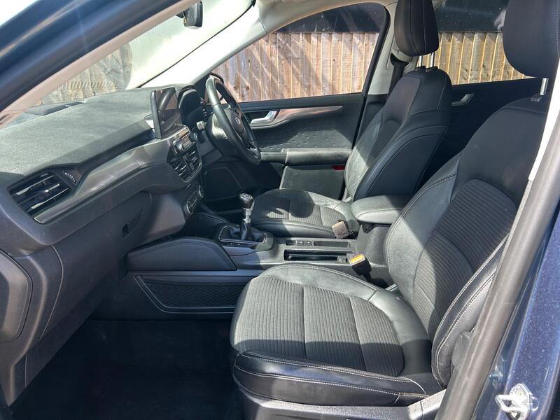 Ford Kuga view 4