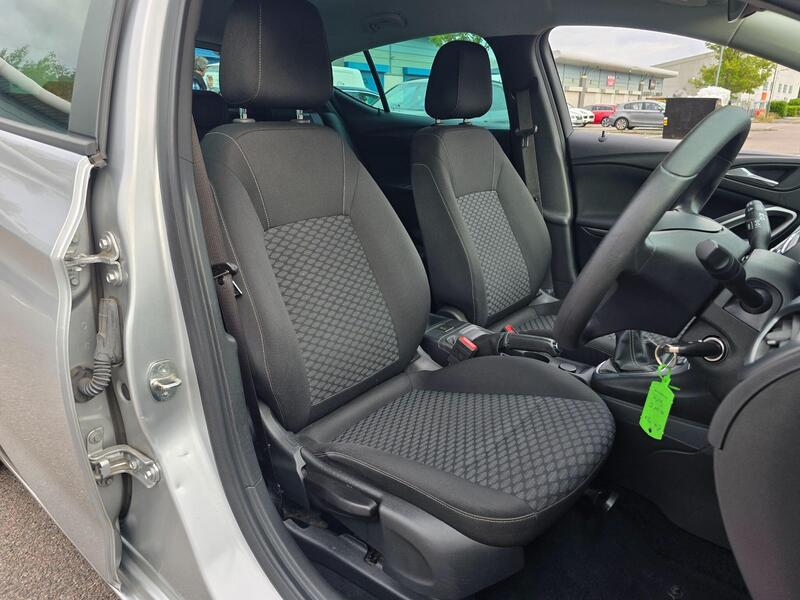 Vauxhall Astra view 6