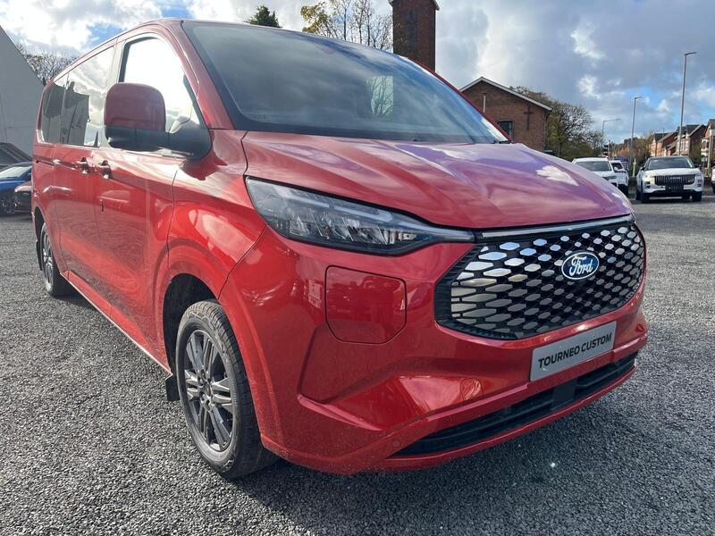 Ford E-Tourneo Custom 340 65kWh Titanium Minibus Double Cab 5dr Electric Auto L2 (218 ps)