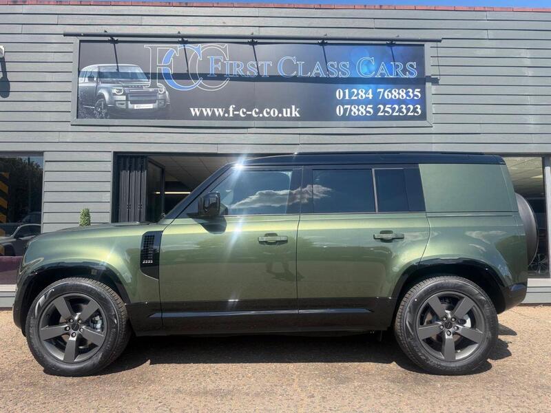 Land Rover Defender view 3