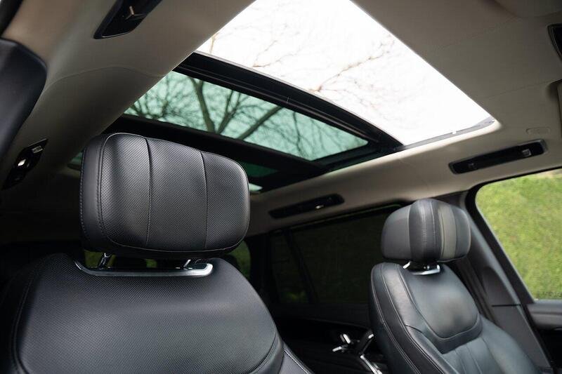 Land Rover Range Rover view 2