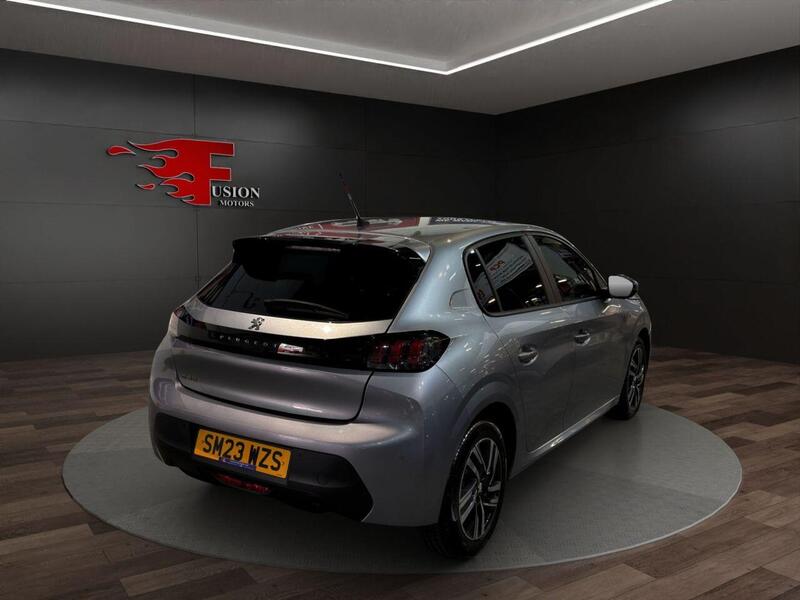 Peugeot 208 view 7