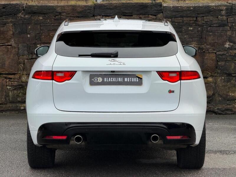 Jaguar F-Pace view 6