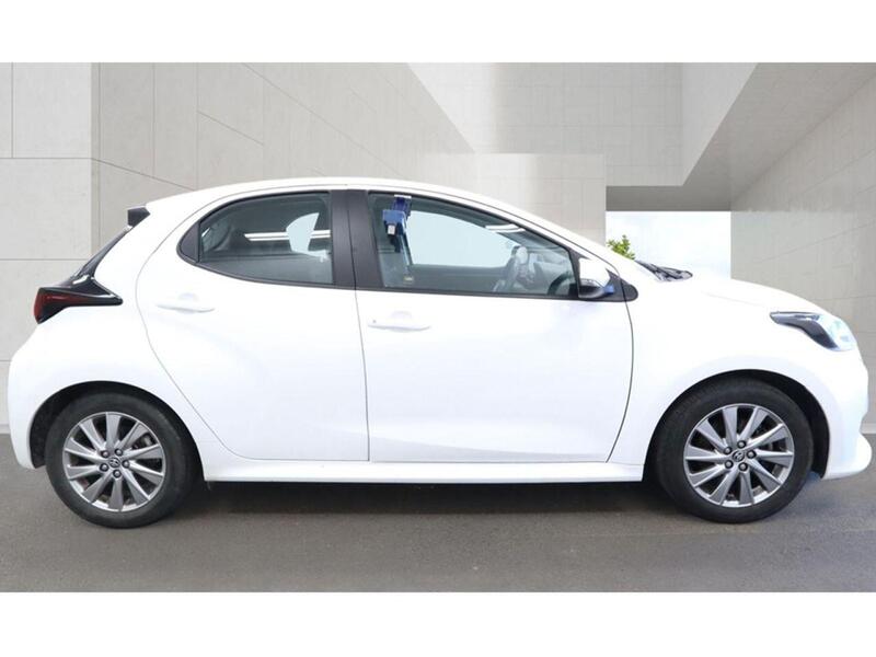 Toyota Yaris view 3