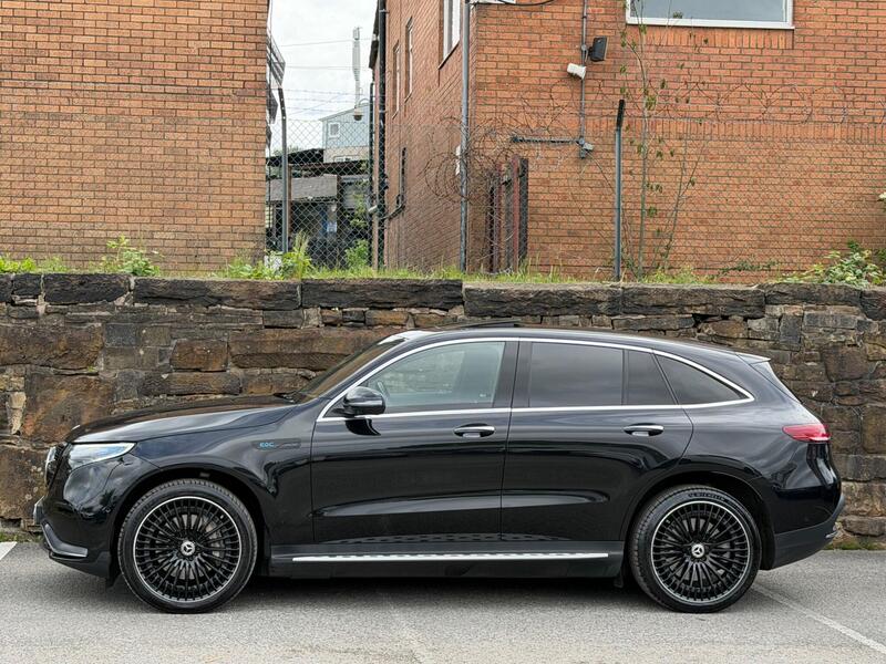 Mercedes-Benz EQC view 4