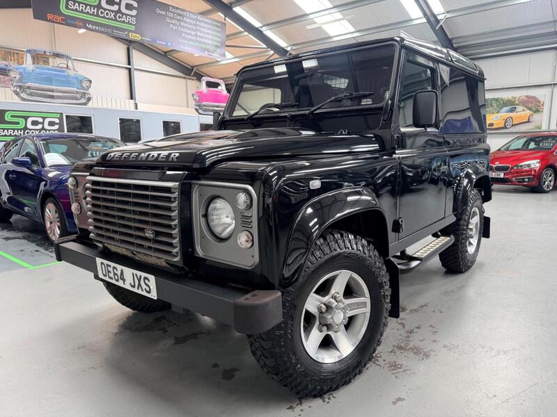 Land Rover Defender 90 view 3