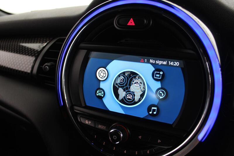2019 MINI Hatch in Blue — image 61 of 71