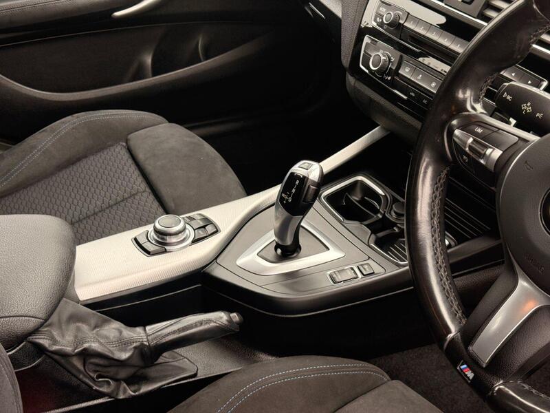 BMW 1 Series view 4