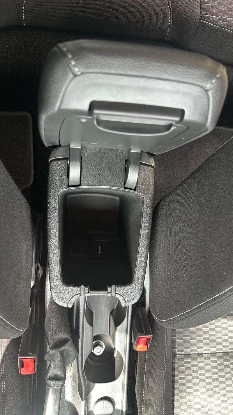 2017 Vauxhall Astra — photo 35