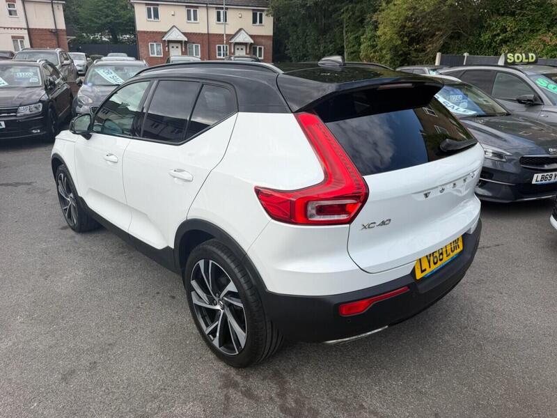 Volvo XC40 view 7