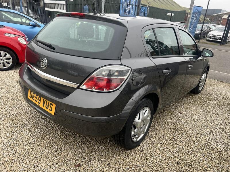 Vauxhall Astra view 6