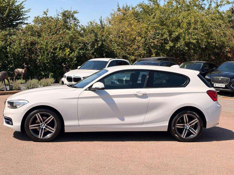 BMW 1 Series view 4