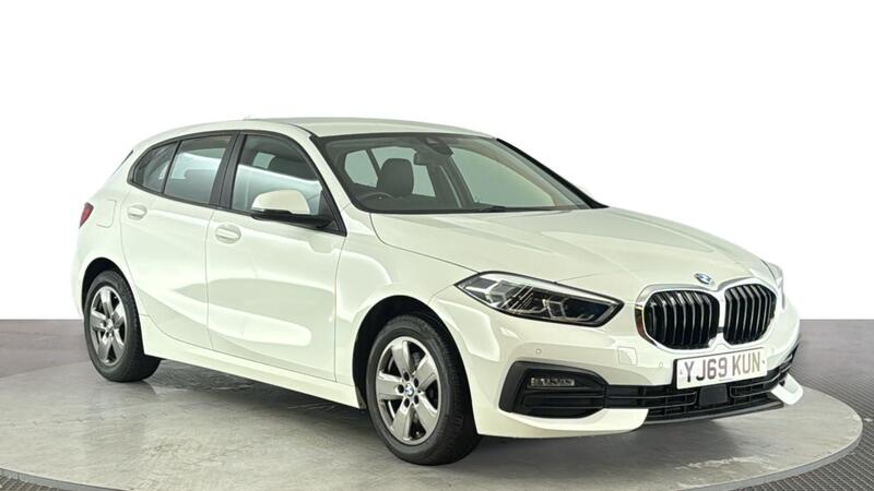 BMW 1 Series view 2