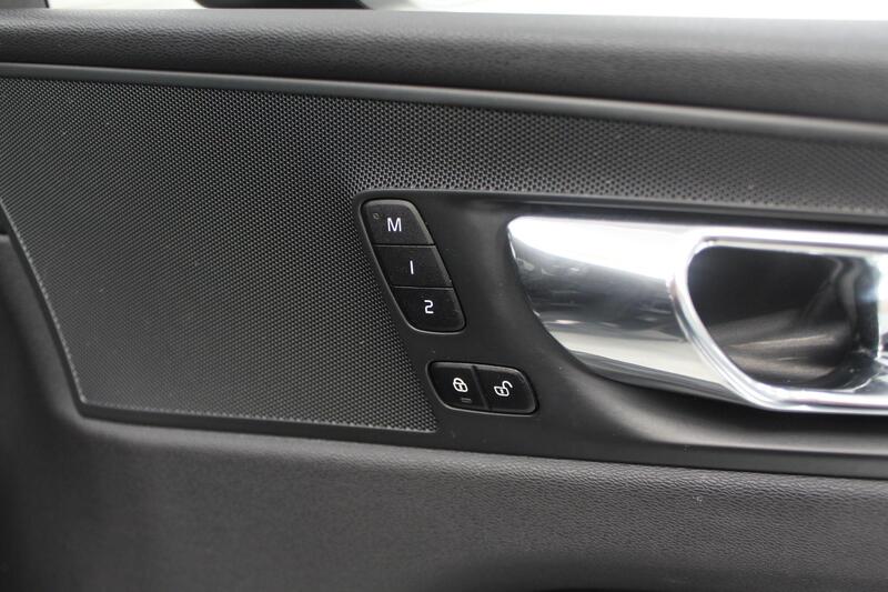 2018 Volvo XC60 in Black — image 33 of 74