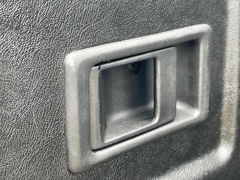 Land Rover Defender view 18