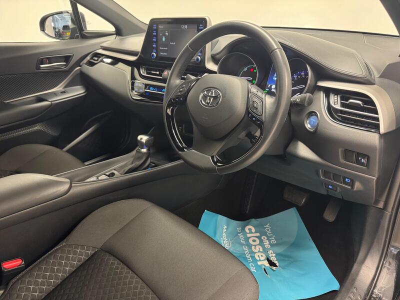 Toyota C-HR view 7