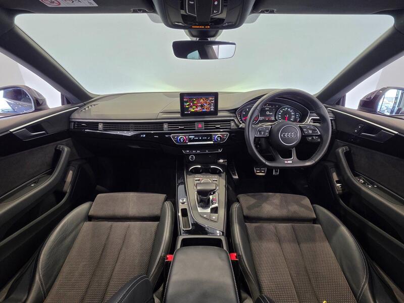 Audi A5 view 4