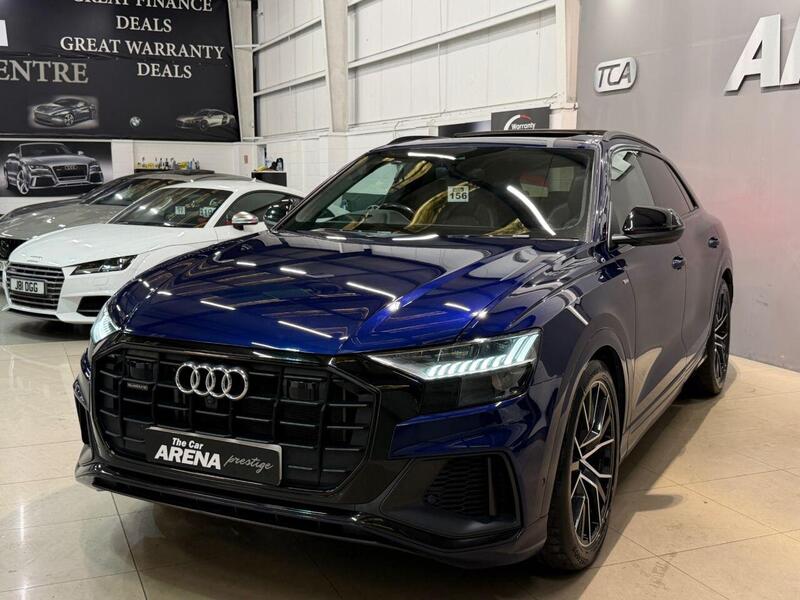 Audi Q8 view 5