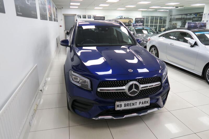 Mercedes-Benz Mercedes-Benz GLB view 3