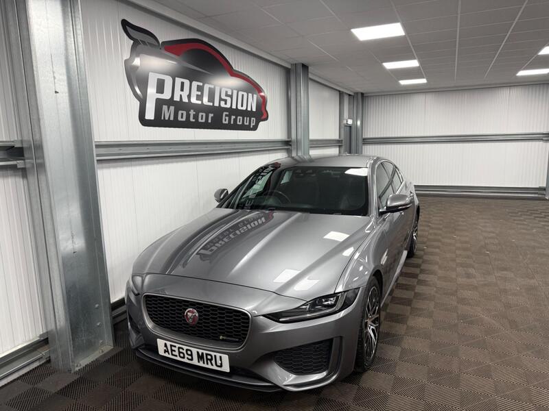 Jaguar Xe view 4
