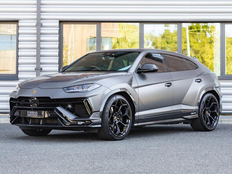 Lamborghini Urus view 7