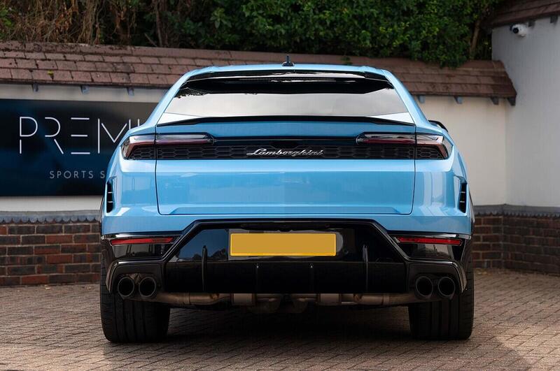 Lamborghini Urus view 5