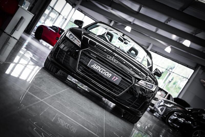 Audi Audi TT view 4