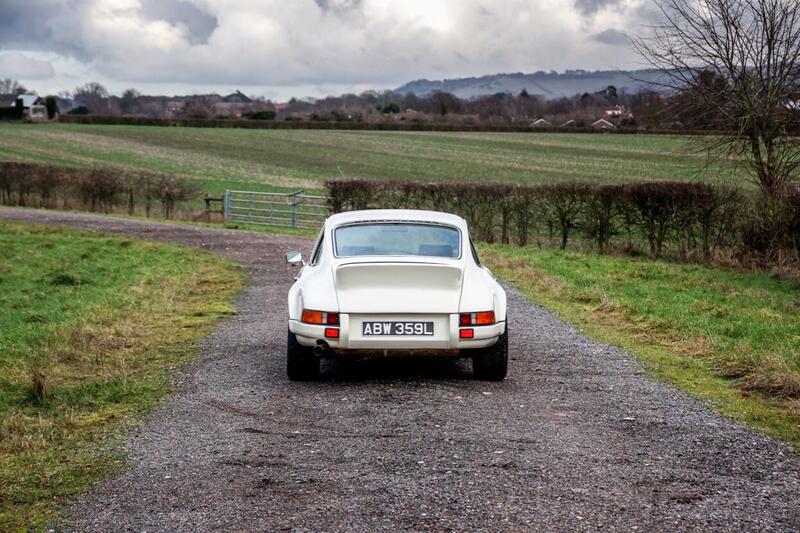 Porsche 911e view 5