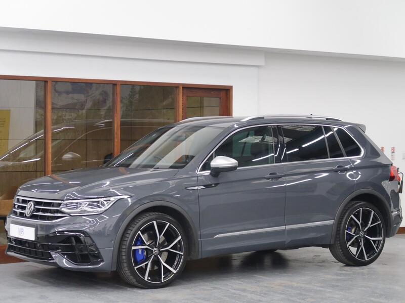 Volkswagen Tiguan view 3