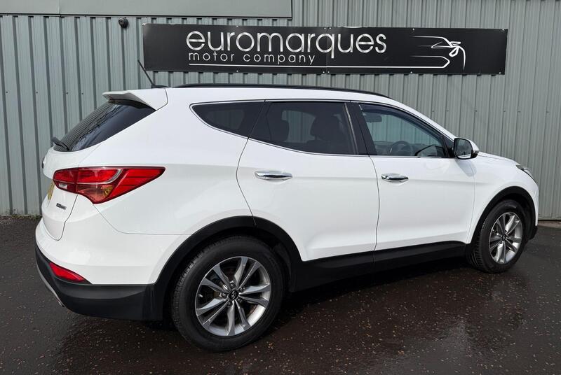 Hyundai Santa Fe view 3