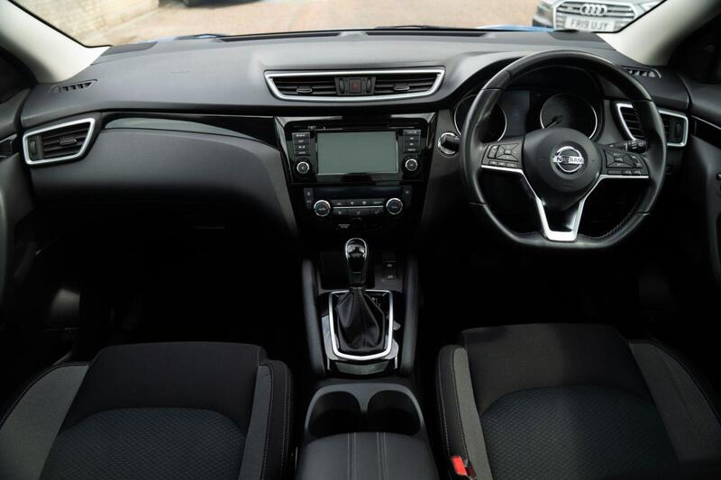Nissan Qashqai view 2